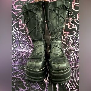 EUC Vintage Hot Topic Black Lace Up Boots with side zipper Size 6/7